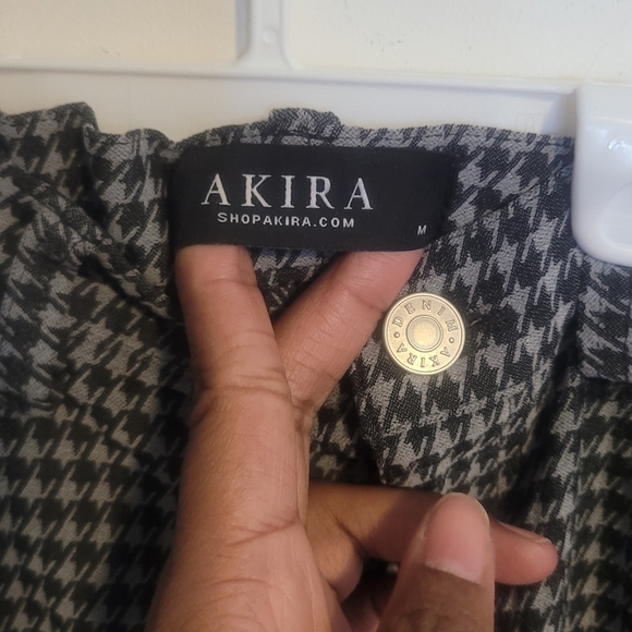 Akira Wide Leg Shorts, Medium - Picture 2 of 4